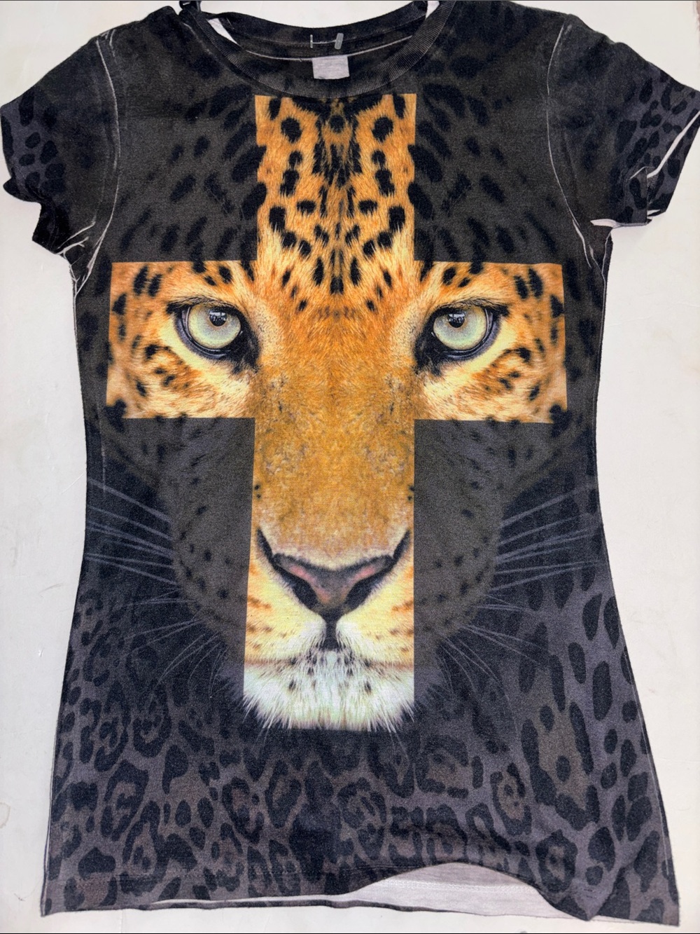 HOT WIRE BLACK WITH LEOPARD DESIGN ON FRONT AND BACK SIZE SMALL CAP SLEEVES